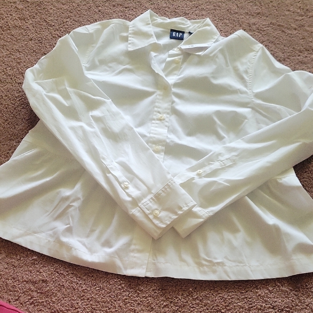 GAP Crisp White Collared Shirt